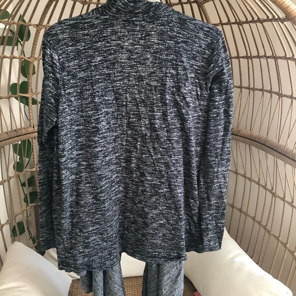 DKNY Jeans infinity neck shirt - Picture 4 of 7